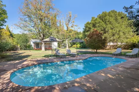 1233 Wilson Rd, Cloverdale, CA 95425