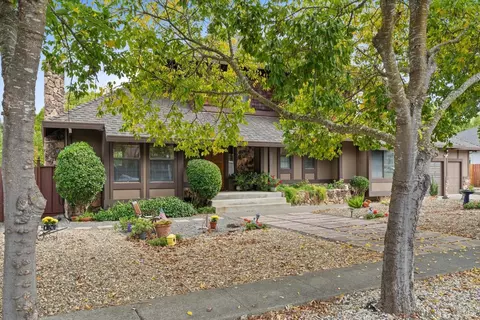 604 Jonas Ln, Petaluma, CA 94952 photo 3