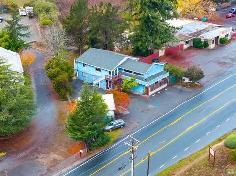 1190 Gravenstein Hwy S, Sebastopol, CA 95472