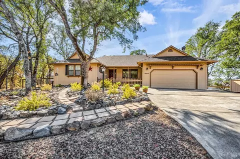 19223 Moon Ridge Rd, Hidden Valley Lake, CA 95467
