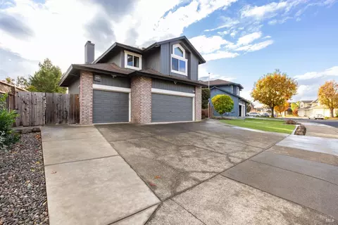 9163 Piccadilly Cir, Windsor, CA 95492 photo 3