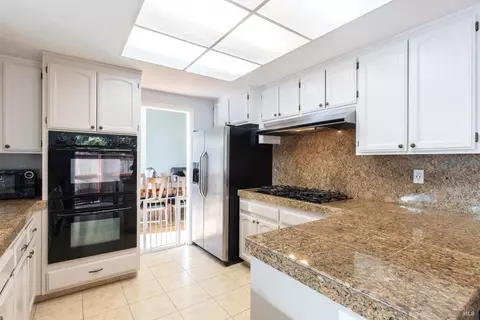 9163 Piccadilly Cir, Windsor, CA 95492 photo 12