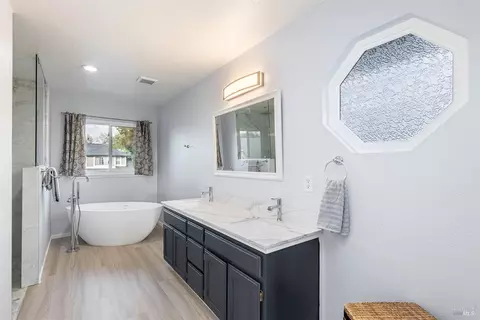 9163 Piccadilly Cir, Windsor, CA 95492 photo 17