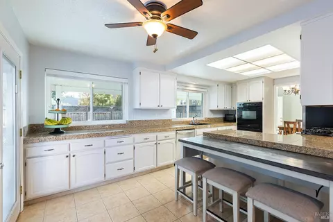 9163 Piccadilly Cir, Windsor, CA 95492 photo 10