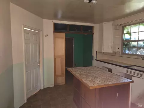 1126 Locust St, Willits, CA 95490 photo 4