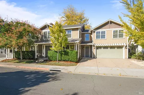 100 Caledonian Ct, Cloverdale, CA 95425