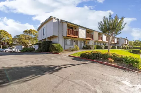 1025 Golf Course Dr, Rohnert Park, CA 94928