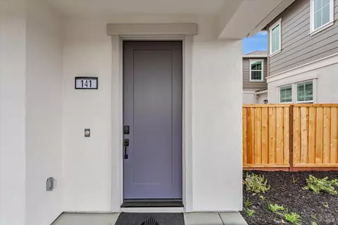 141 Clownfish St, Suisun City, CA 94585