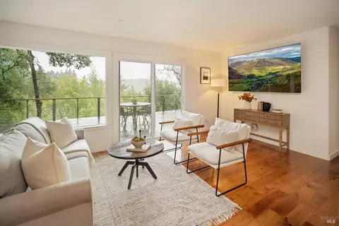 2774 Hilltop Rd, Healdsburg, CA 95448