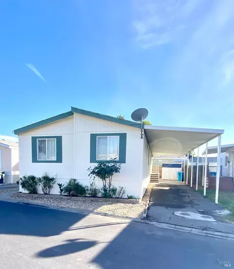 125 Del Paso Dr, Vacaville, CA 95687