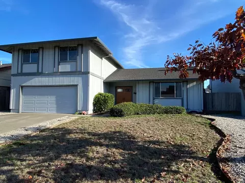 1528 Tanager Ln, Petaluma, CA 94954