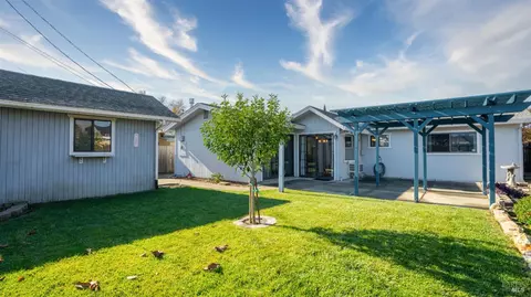 906 2nd St, Fairfield, CA 94533 photo 4