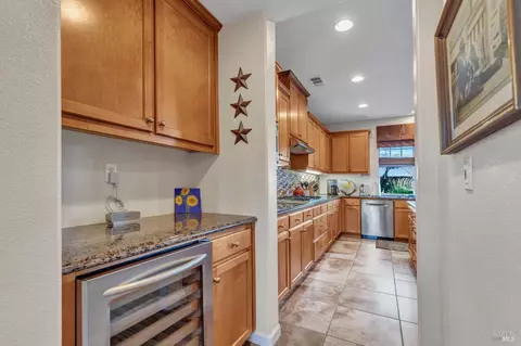 369 Silas Ct, Benicia, CA 94510 photo 9