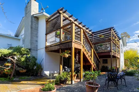 69 Chapel Hill Dr, Napa, CA 94559