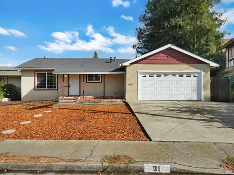 31 Rocca Dr, Petaluma, CA 94952 photo 2