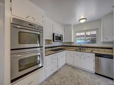 31 Rocca Dr, Petaluma, CA 94952 photo 11