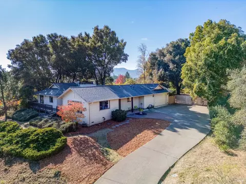 1370 Ridgeview Dr, Ukiah, CA 95482