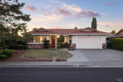 6061 Dolores Dr, Rohnert Park, CA 94928