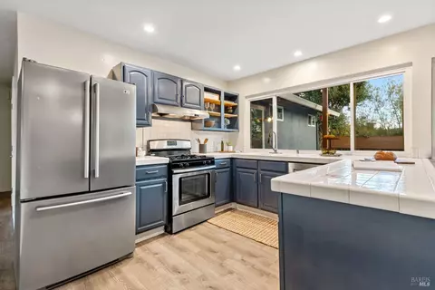 548 Sutter St, Petaluma, CA 94954 photo 17