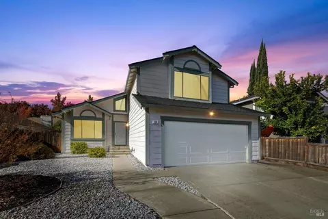 390 Danbury Cir, Vacaville, CA 95687