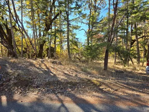 1591 Daphne Dr, Willits, CA 95490