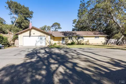 303 Orchard Ln, Penngrove, CA 94951