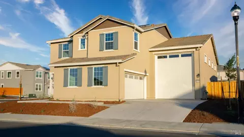1385 Roosevelt St, Dixon, CA 95620