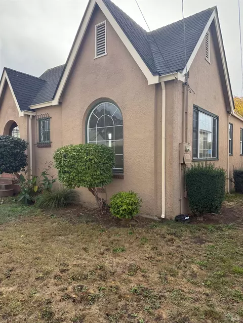 415 Hampshire St, Vallejo, CA 94590 photo 2