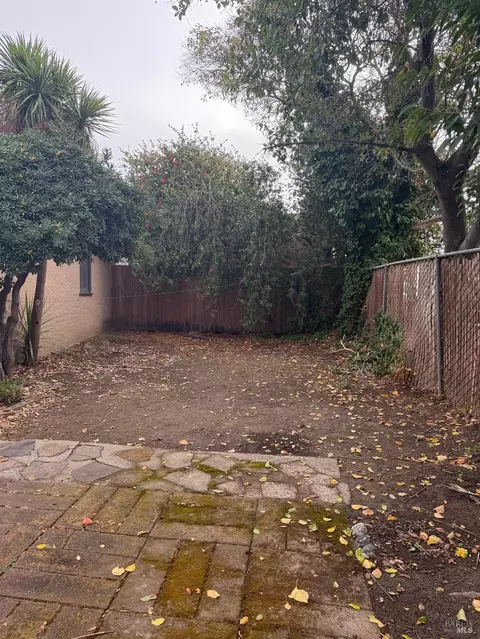 415 Hampshire St, Vallejo, CA 94590 photo 7