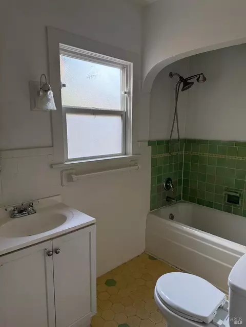 415 Hampshire St, Vallejo, CA 94590 photo 12