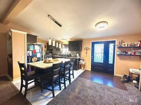 1000 Davis Dr, Ukiah, CA 95482 photo 4