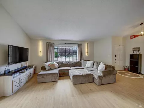 3036 Evergreen Dr, Fairfield, CA 94533 photo 8