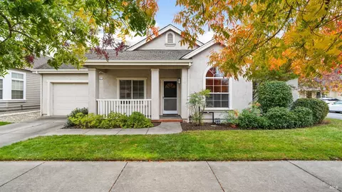 851 Glen Miller Dr, Windsor, CA 95492