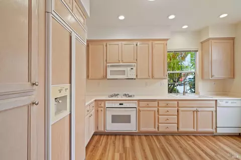 851 Glen Miller Dr, Windsor, CA 95492 photo 4