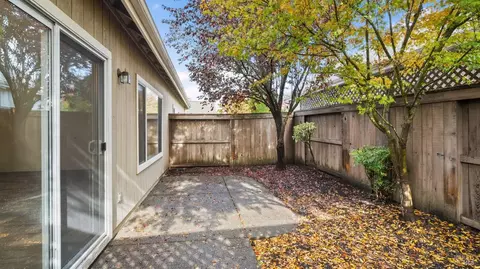 736 Glen Miller Dr, Windsor, CA 95492 photo 21
