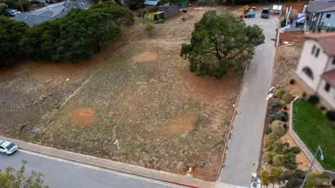 160 Grant Ct, Petaluma, CA 94952