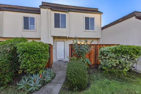1848 Primavera Dr, Santa Rosa, CA 95409