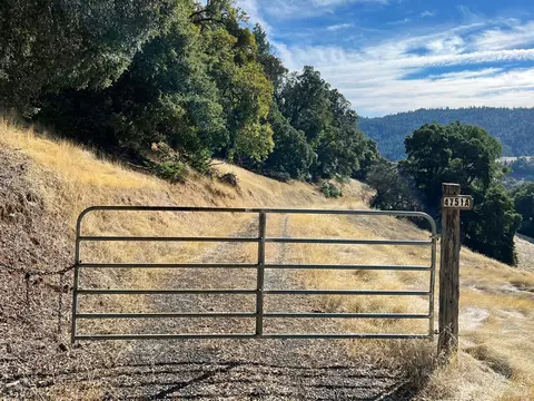 4701 Running Springs Rd, Ukiah, CA 95482