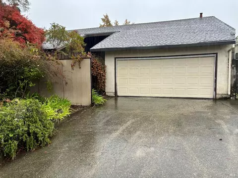 3477 Twin Oaks Ct, Napa, CA 94558