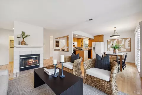 8 Mariner Green Dr, Corte Madera, CA 94925