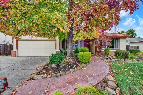 578 Parkridge Dr, Vacaville, CA 95688