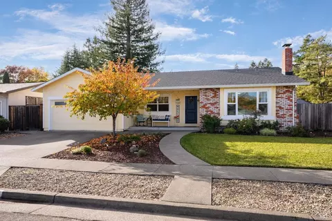 1347 Rivera Ct, Santa Rosa, CA 95409