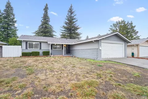 438 Chelan Dr, Vacaville, CA 95687 photo 2