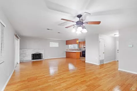 438 Chelan Dr, Vacaville, CA 95687 photo 6