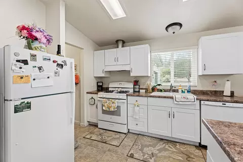 25121 Madrone Dr, Willits, CA 95490 photo 4