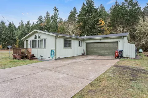 25121 Madrone Dr, Willits, CA 95490