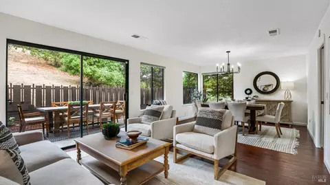 25 Larkspur Ln, Novato, CA 94947