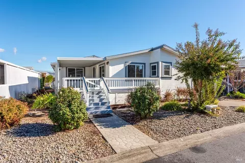 222 Daisy Dr, Napa, CA 94558