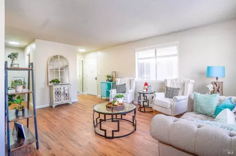 53 Parrott St, Vallejo, CA 94590
