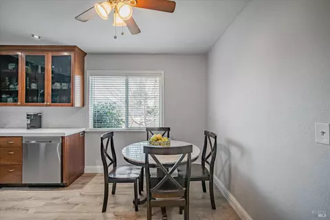 454 Shannon Ct, Windsor, CA 95492 photo 17